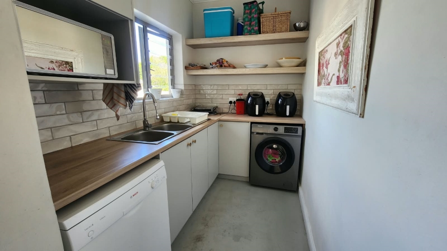 4 Bedroom Property for Sale in Loerie Park Western Cape